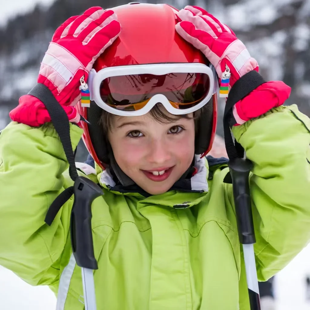 Kind beim Skifahren lernen
